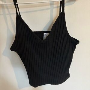 CROPPED BLACK TANK TOP